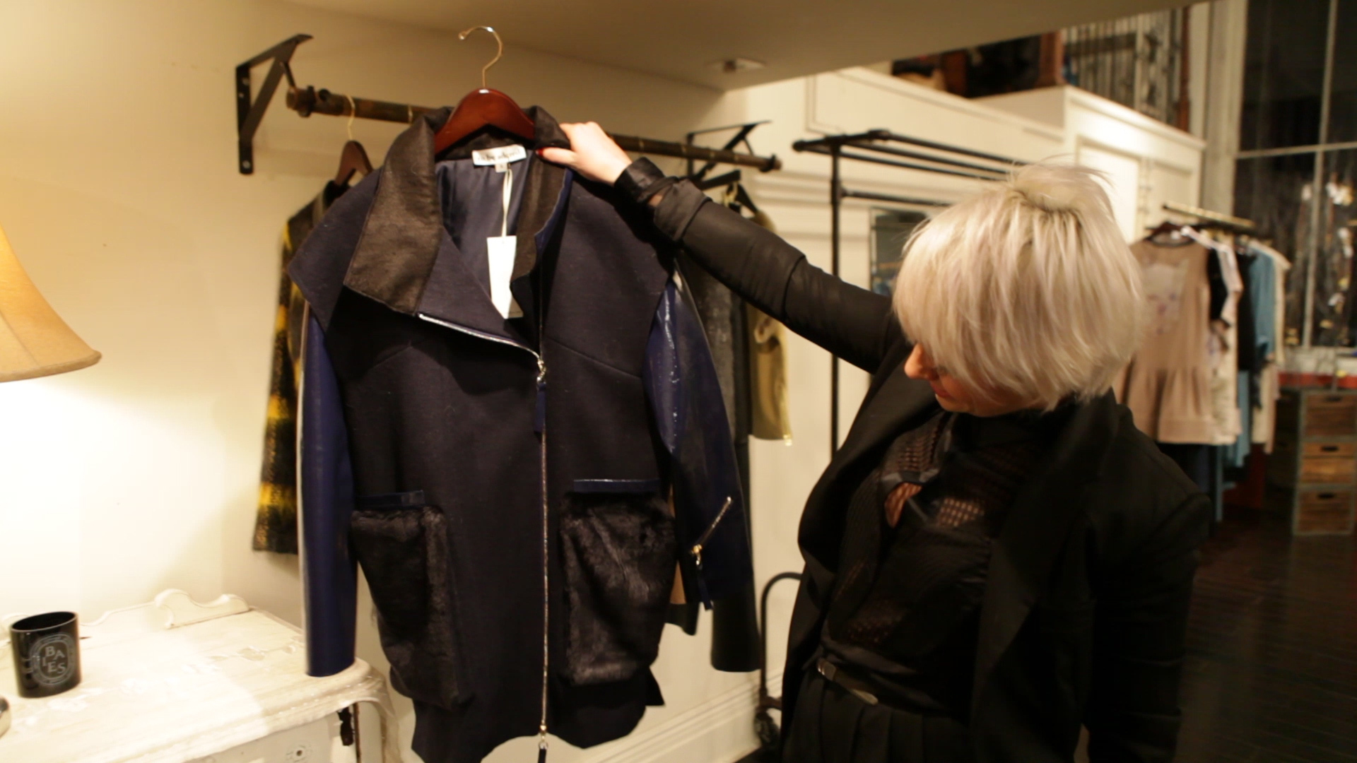 Showroom.Still006